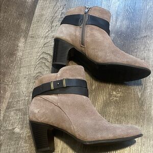 Giani Bernini Tan and Black Heeled Boots